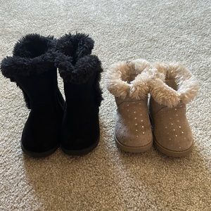 Set of two fluff boots